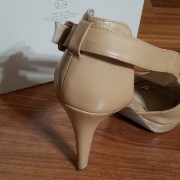 High heels - Picture 3 of 4